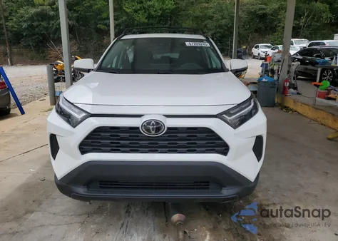 2023 Toyota Rav4 Xle z USA, uszkodzony, nr VIN 2T3P1RFV9PW388158